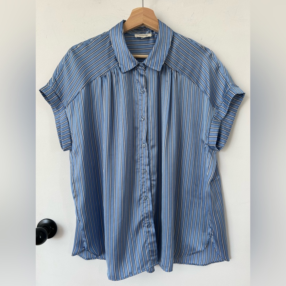 TAMARA H BLUE SATIN STRIPED BLOUSE SIZE M/L